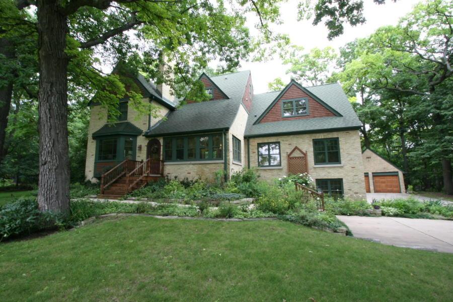 12550 Green Meadow Pl., Elm Grove, WI 53122