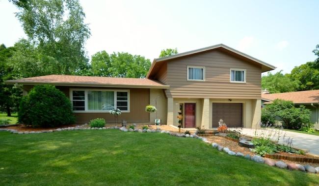 1336 Sylvan Way, West Bend, WI 53095