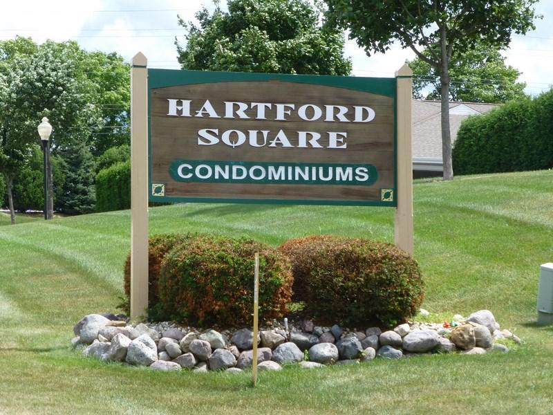 218 Hartford Sq., Hartford, WI 53027