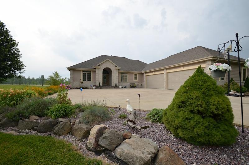 S103W22145 Kelsey Ave, Vernon, WI 53103