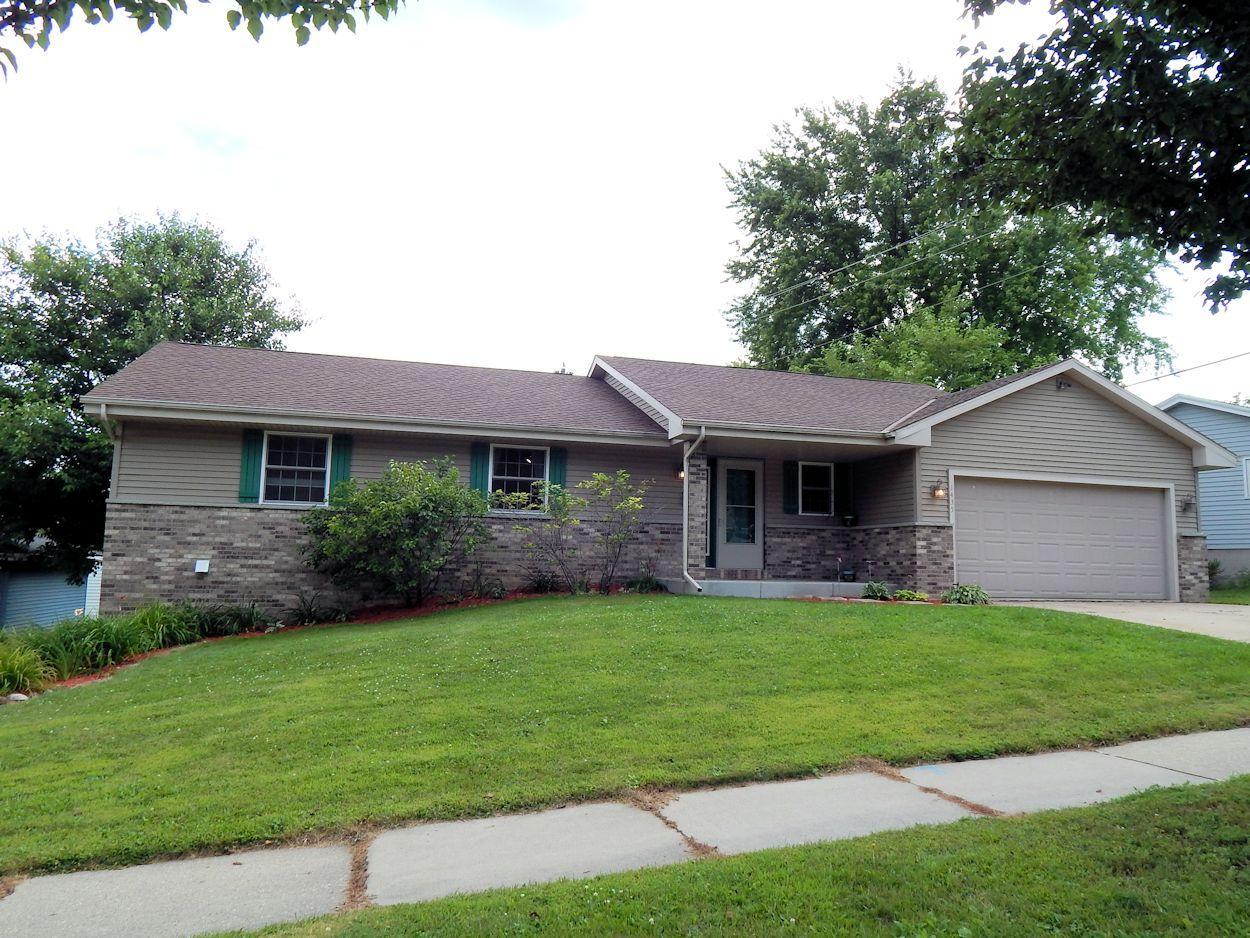1435 Wayne Rd, West Bend, WI 53090