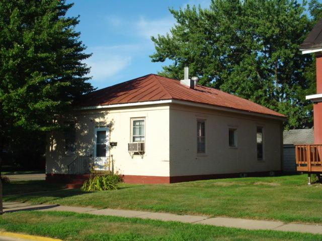 1005 S 7th St, La Crosse, WI 54601