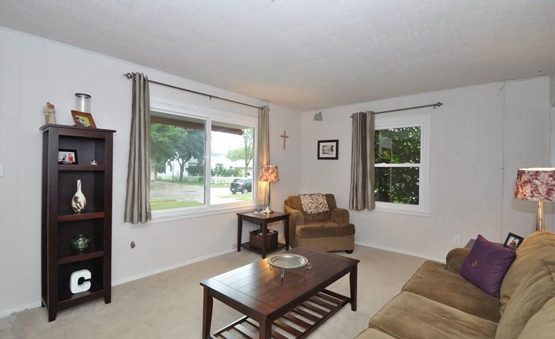 1121 8th Ave, Grafton, WI 53024