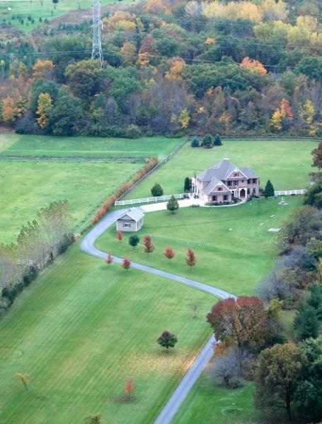 9727 7 Mile Rd, Caledonia, WI 53108