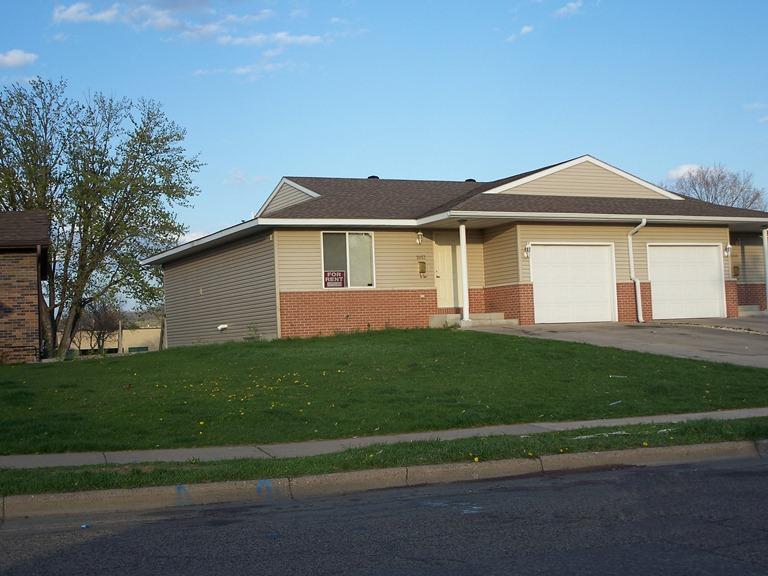 2653 S 15th St #2655, La Crosse, WI 54601