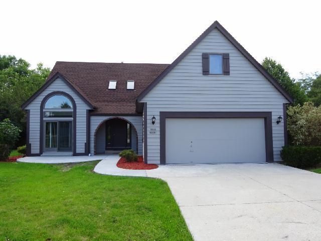 W145N5287 Thornhill Dr, Menomonee Falls, WI 53051
