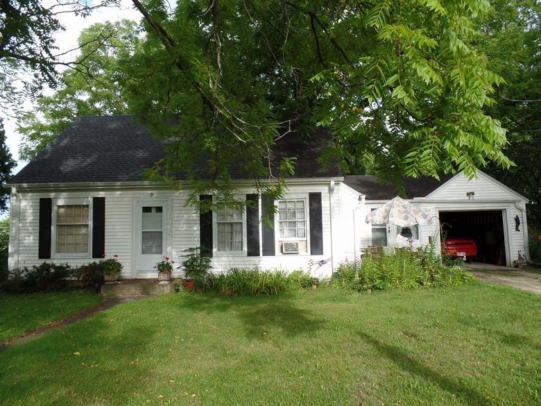 118 Ellenbecker Rd, Thiensville, WI 53092