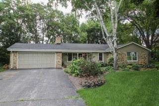 16065 Cumberland Trl, Brookfield, WI 53005