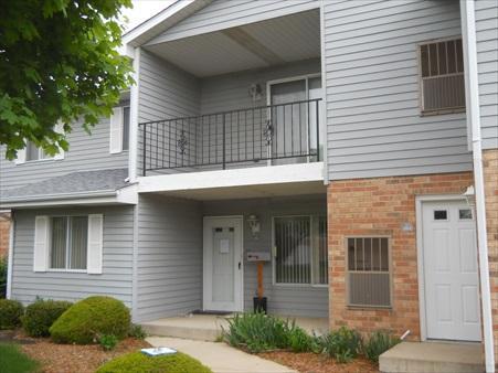 1231 N Sunnyslope Dr #102, Mount Pleasant, WI 53406