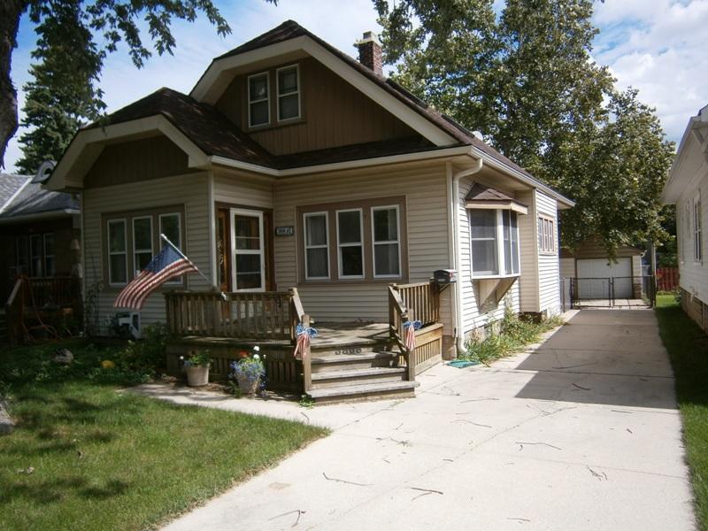 3808 S Whitnall Ave, Milwaukee, WI 53207