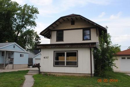 437 Hickory St., Pewaukee, WI 53072