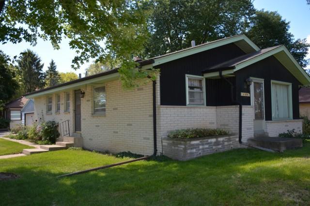 10905 W Potter Rd., Wauwatosa, WI 53226