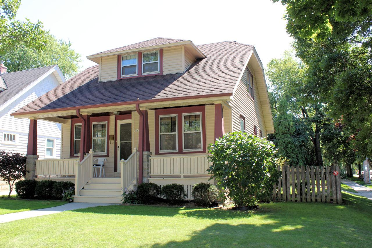 2001 E Beverly Rd., Shorewood, WI 53211