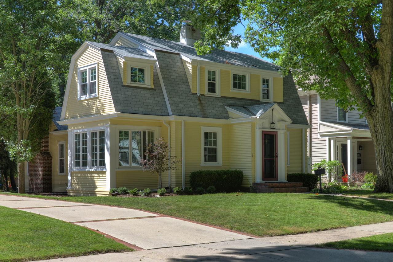 851 E Lake Forest, Whitefish Bay, WI 53217