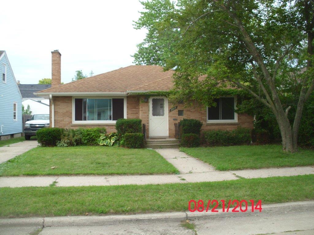 2017 74th Pl, Kenosha, WI 53143