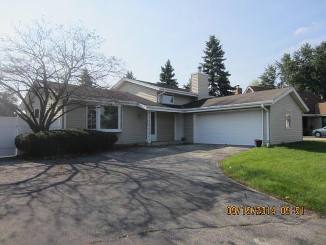 485 E Oakview Ln, Oak Creek, WI 53154