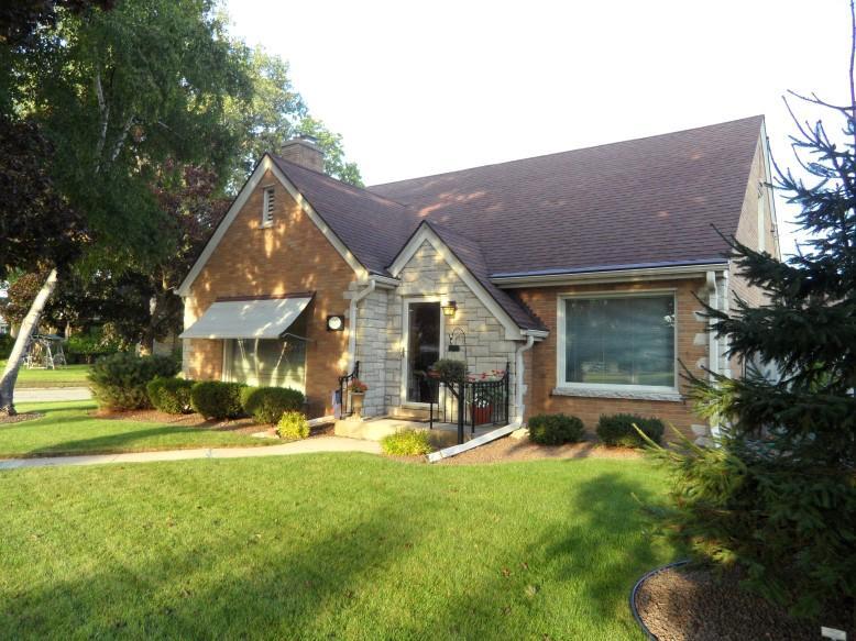 2725 N Main St, Racine, WI 53402