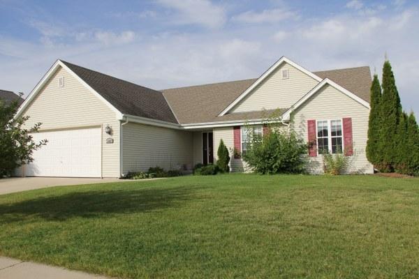 1627 Oriole Dr, Hartford, WI 53027