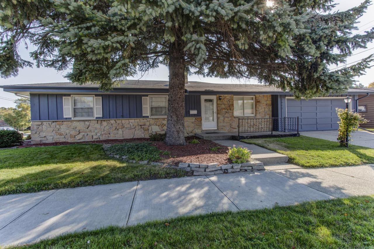 3941 Lasalle St, Racine, WI 53402