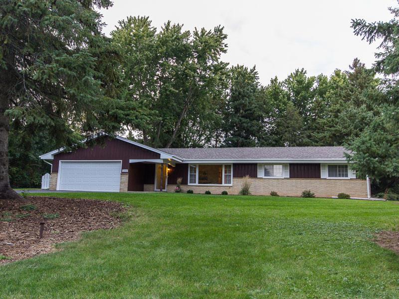 12660 Zinke Dr, Brookfield, WI 53005