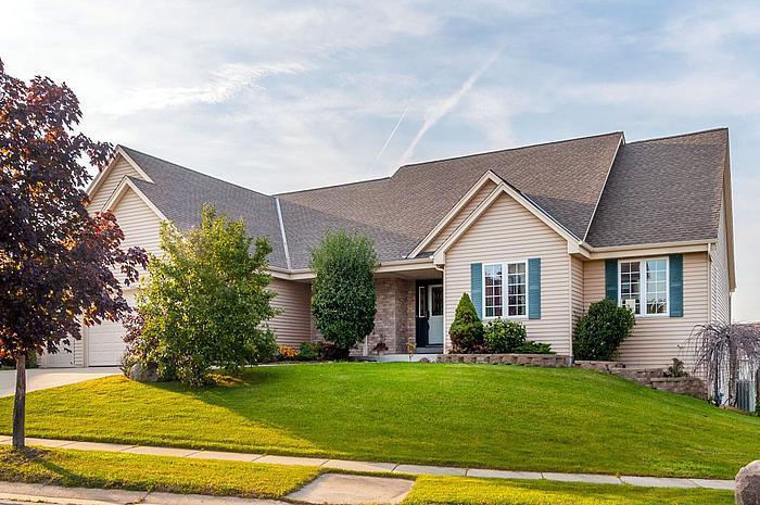 800 Apple Grove, Oconomowoc, WI 53066