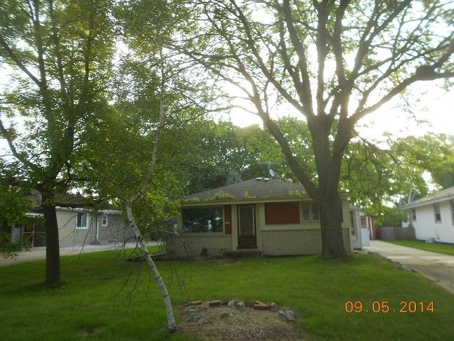 4624 N 101st St, Wauwatosa, WI 53225