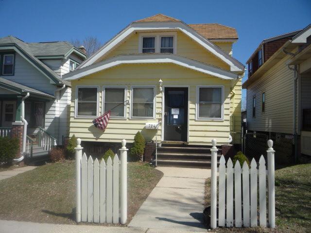 724 S 38th St, Milwaukee, WI 53215