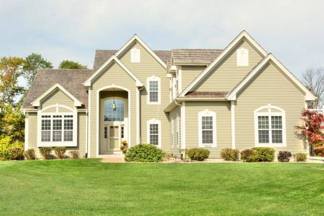 10515 S Shangrila Ct, Oak Creek, WI 53154