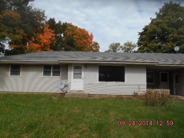 19540 W Highland Dr, New Berlin, WI 53146