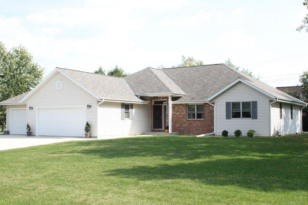 15705 W Churchview Dr, New Berlin, WI 53151