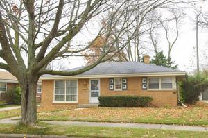 1105 Shorecrest Dr, Racine, WI 53402