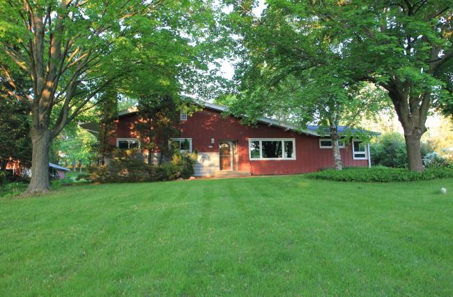 7250 S 46th St, Franklin, WI 53132