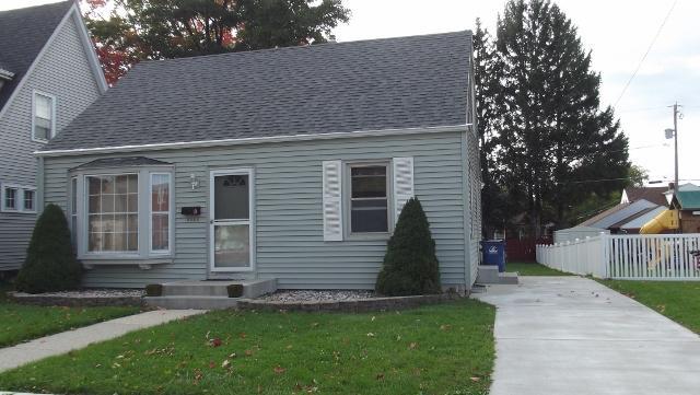 2324 Coolidge Ave, Racine, WI 53403