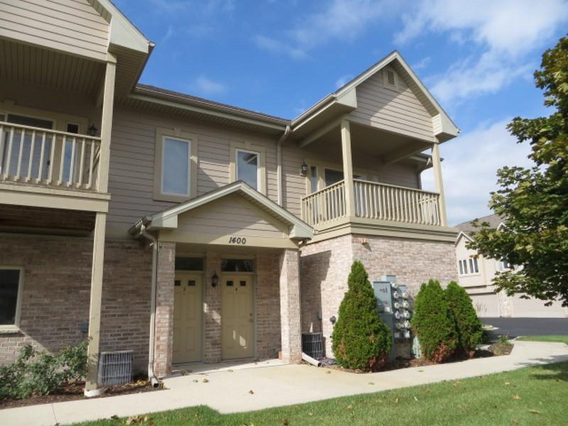 1400 Gabriel Dr #4, Waukesha, WI 53188