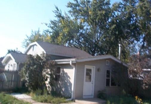 313 W Roberta Ave, Waukesha, WI 53186