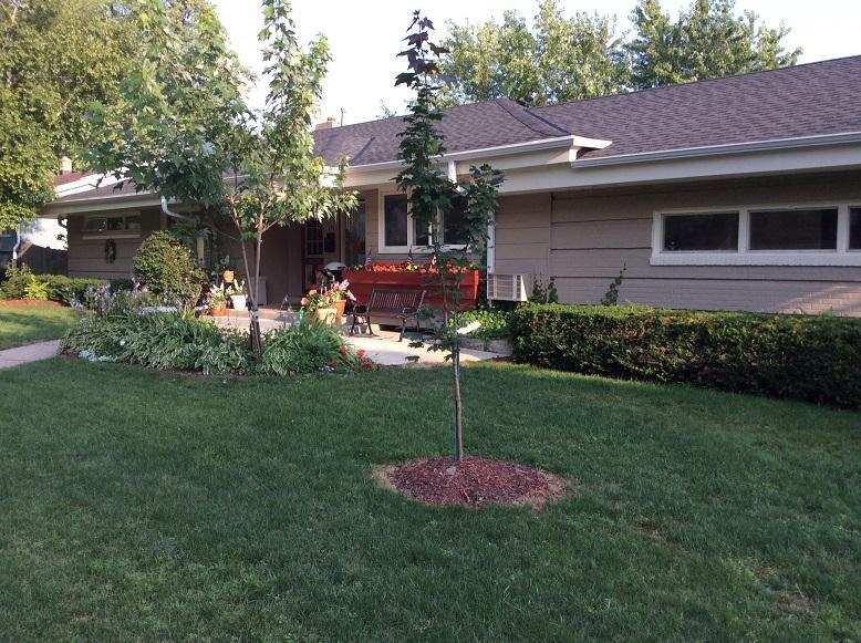 119 Windsor Dr, Waukesha, WI 53186