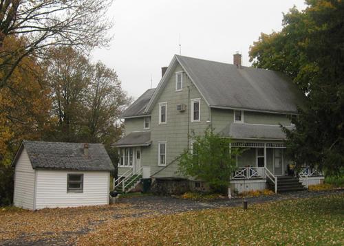 12220 W Highland Rd, Mequon, WI 53097