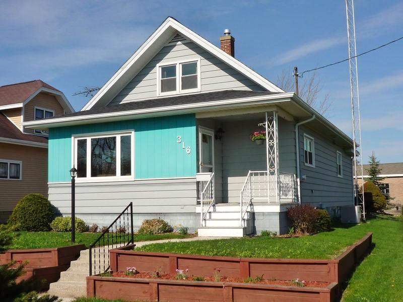 316 N 9th St, Oostburg, WI 53070
