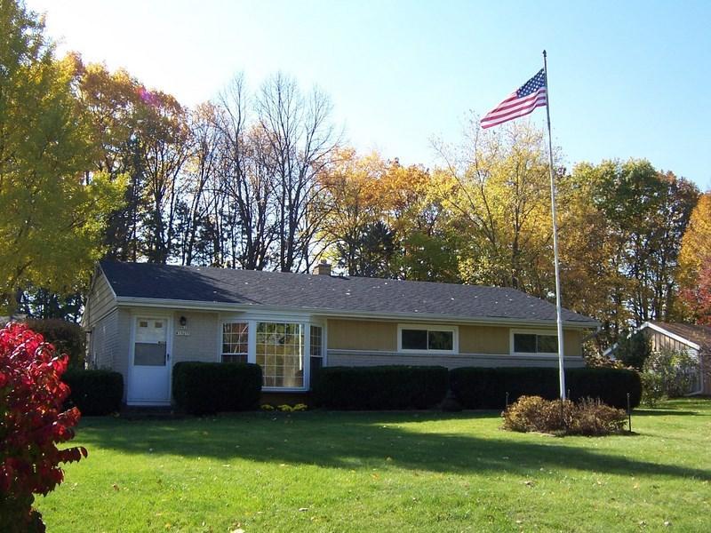 N61W15075 Wigwam Dr, Menomonee Falls, WI 53051