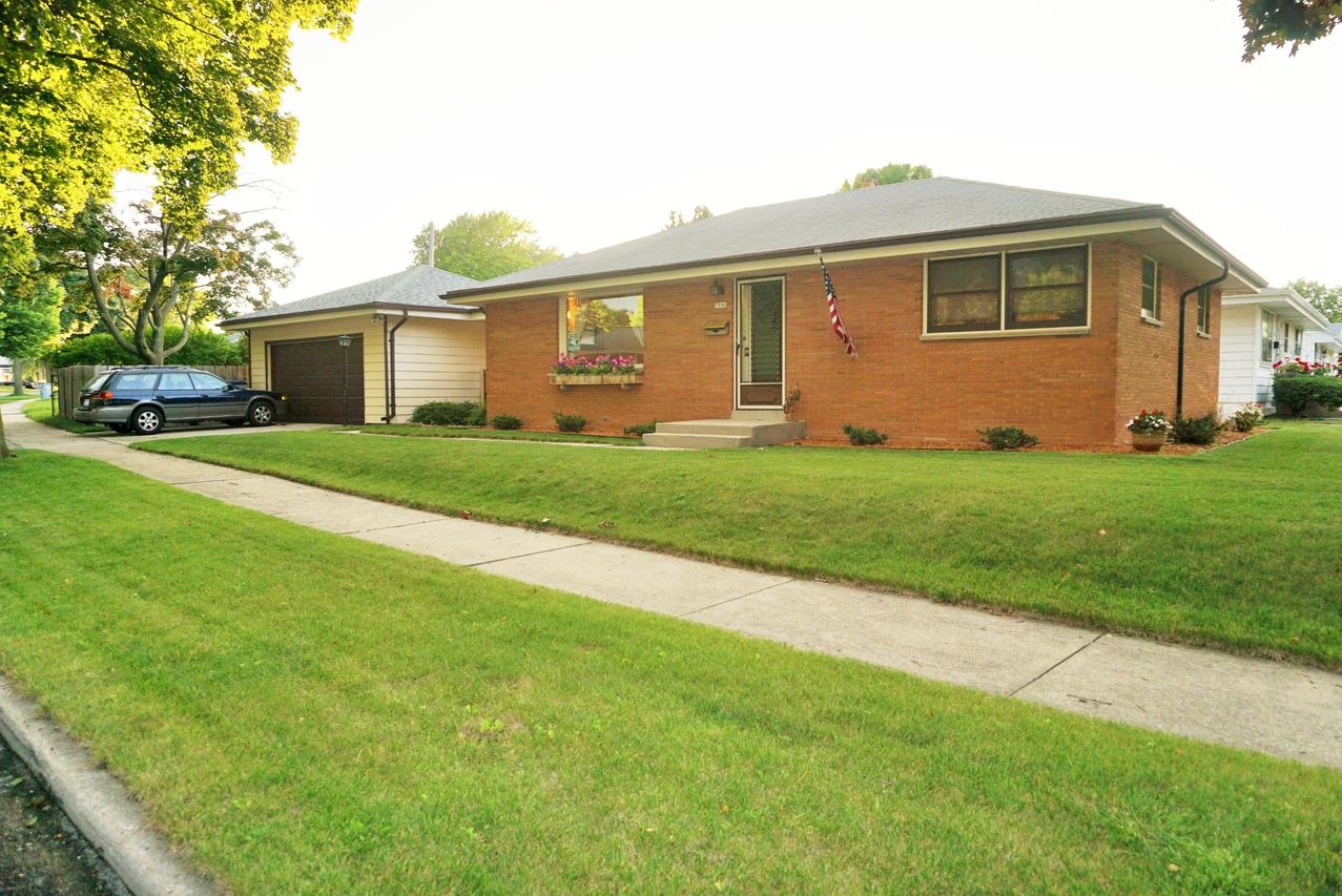 7800 W Hope Ave., Milwaukee, WI 53222