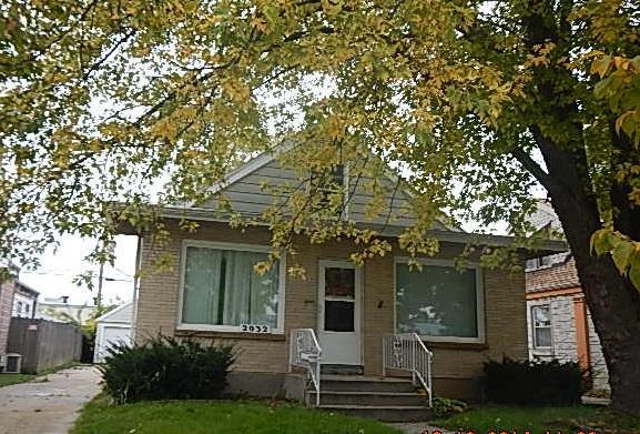 2032 West Lawn Ave., Racine, WI 53405
