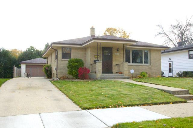 5517 Marboro Dr, Racine, WI 53406