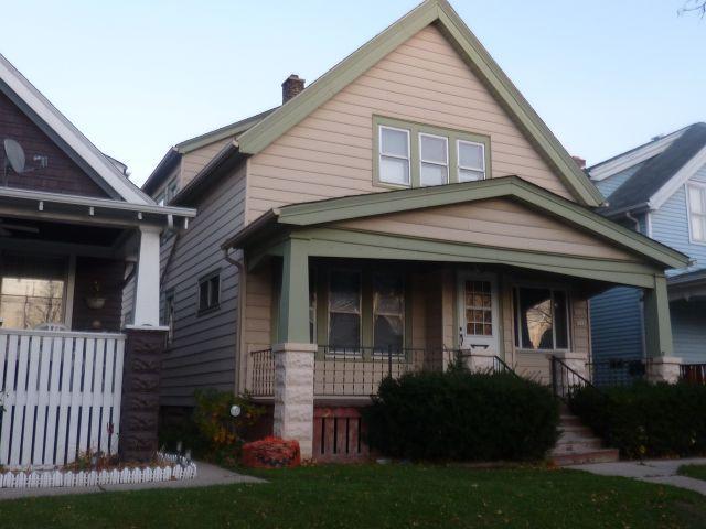 2968 S 9th Pl, Milwaukee, WI 53215