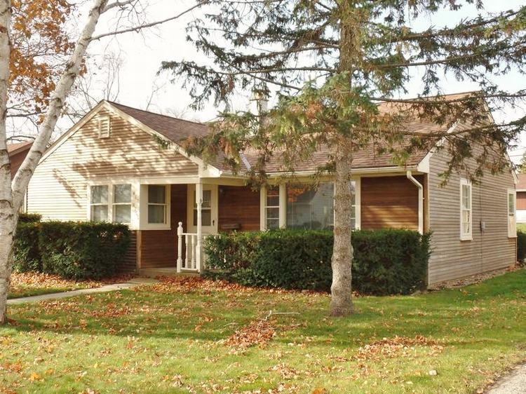 W67N755 Franklin Ave, Cedarburg, WI 53012