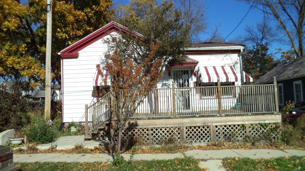 1112 Albert St, Racine, WI 53404
