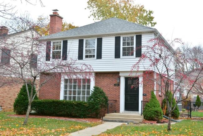 5428 N Hollywood Ave, Whitefish Bay, WI 53217