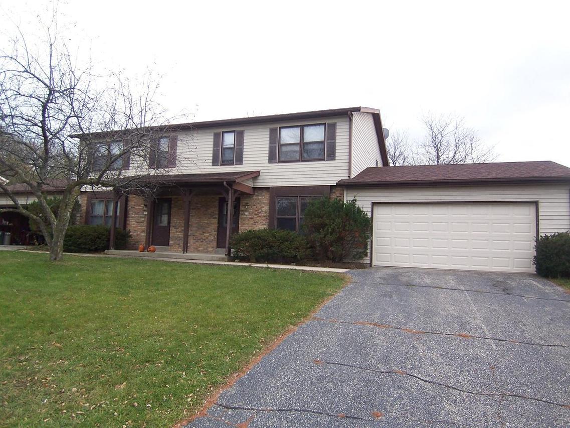 371 Manchester Ln #373, Hartland, WI 53029