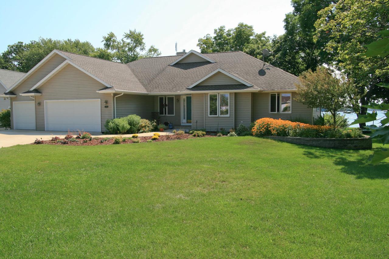 2107 S Browns Lake Dr., Burlington, WI 53105