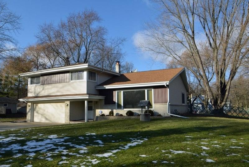 17650 W Jacqueline Dr, New Berlin, WI 53146