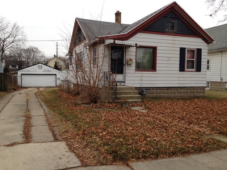 2217 E Vollmer Ave, Milwaukee, WI 53207